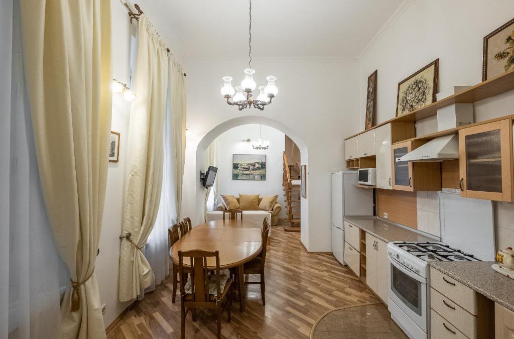 Palace District Apartment | DELUXE ART 20