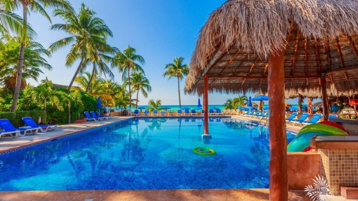 Centro - Supmza 001 Condo | Deluxe Beachfront Ground Floor Apartment # 6 Nautibeach