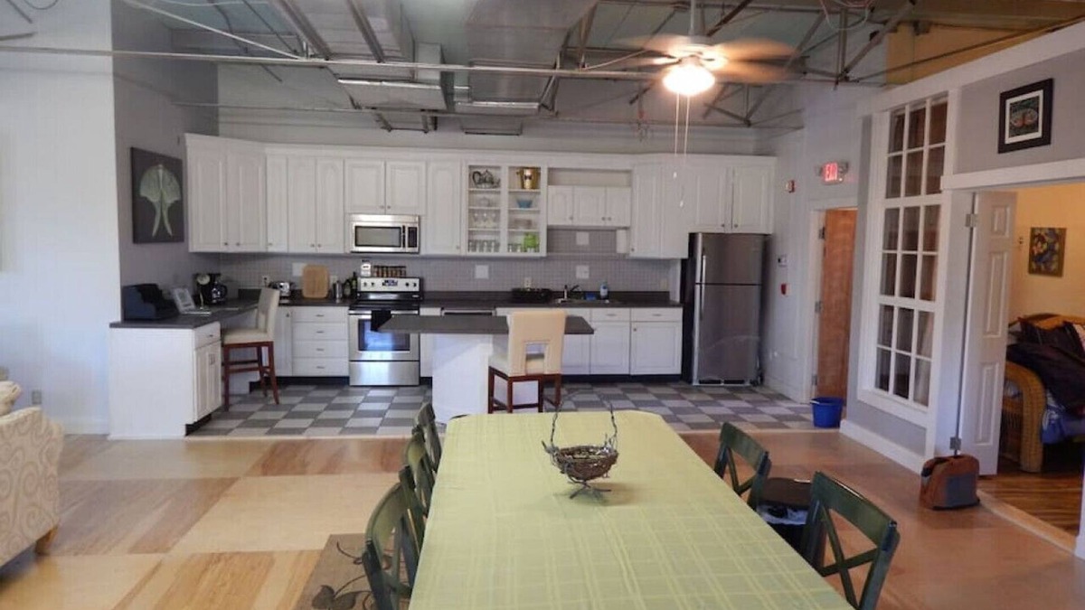 Salisbury Apartment | Deluxe corner apartment with riverfront views close to dining and downtown