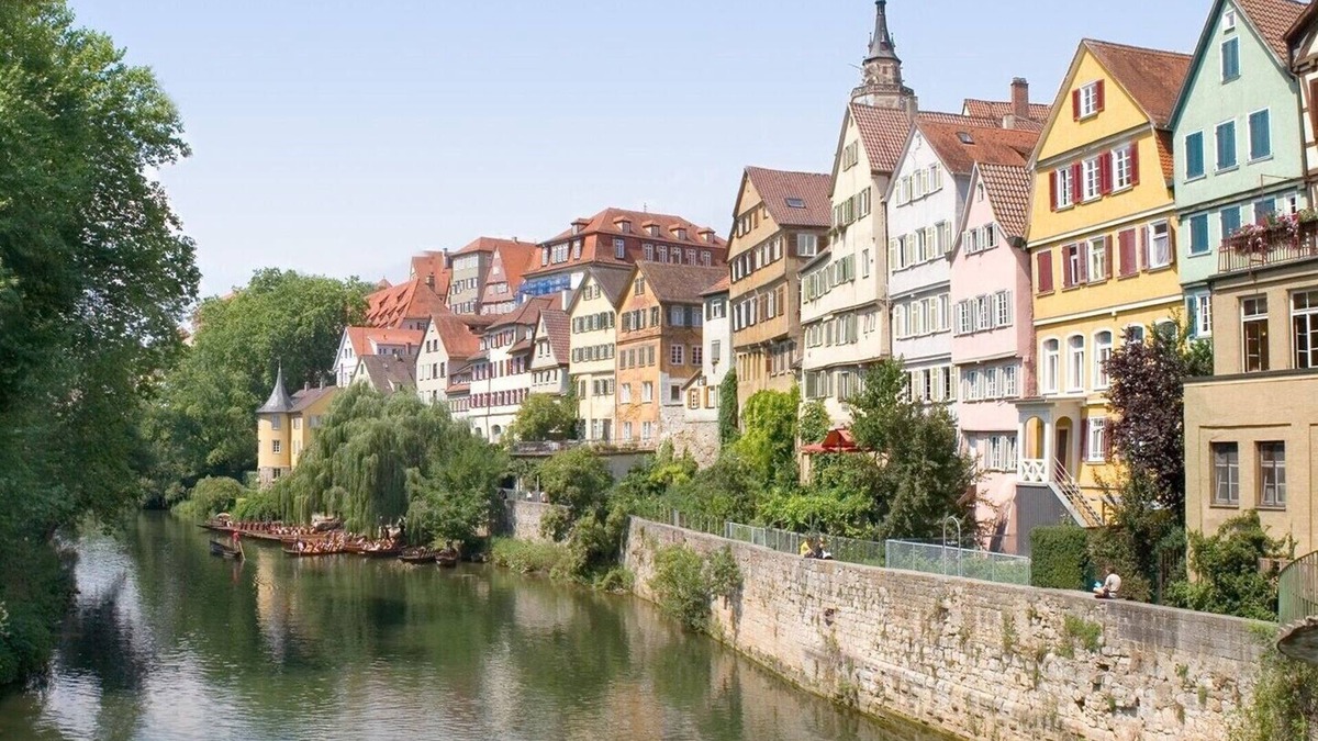 Tuebingen Apartment | Deluxe Doppelzimmer, 28qm, mit Dusche und WC