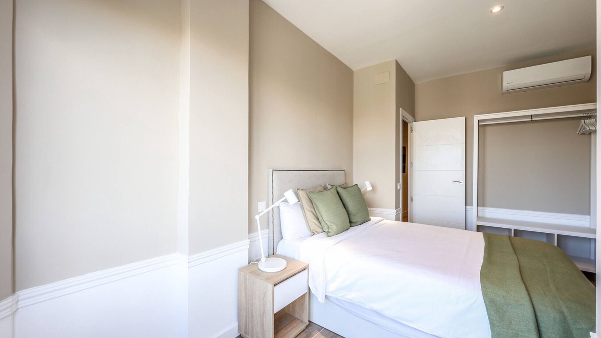 Las Acacias Apartment | Deluxe double bed Glorieta Embajadores (Gl 5I)