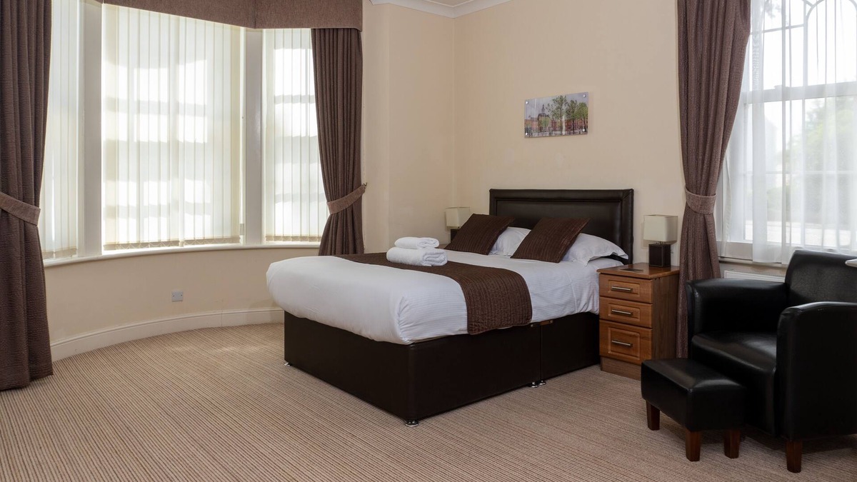Retford House | Deluxe Double Ensuite at The Lawns Guest House