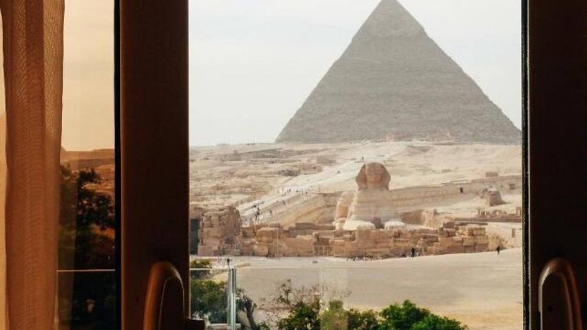 Old Cairo Apartment | Deluxe Double or Twin Room with Balcony Side view