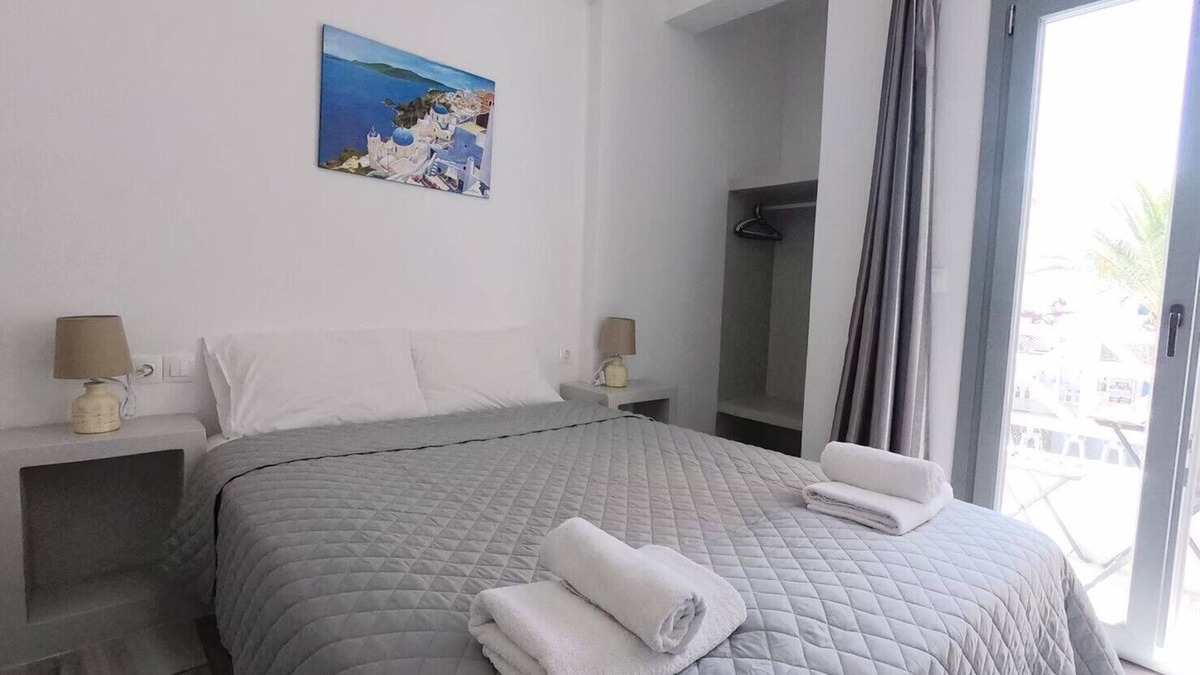 Perissa Apartment | Deluxe Double Room 30 meters from Perissa Beach