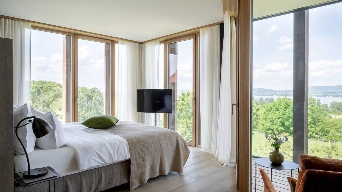Gundholzen Apartment | Deluxe double room with top lake view