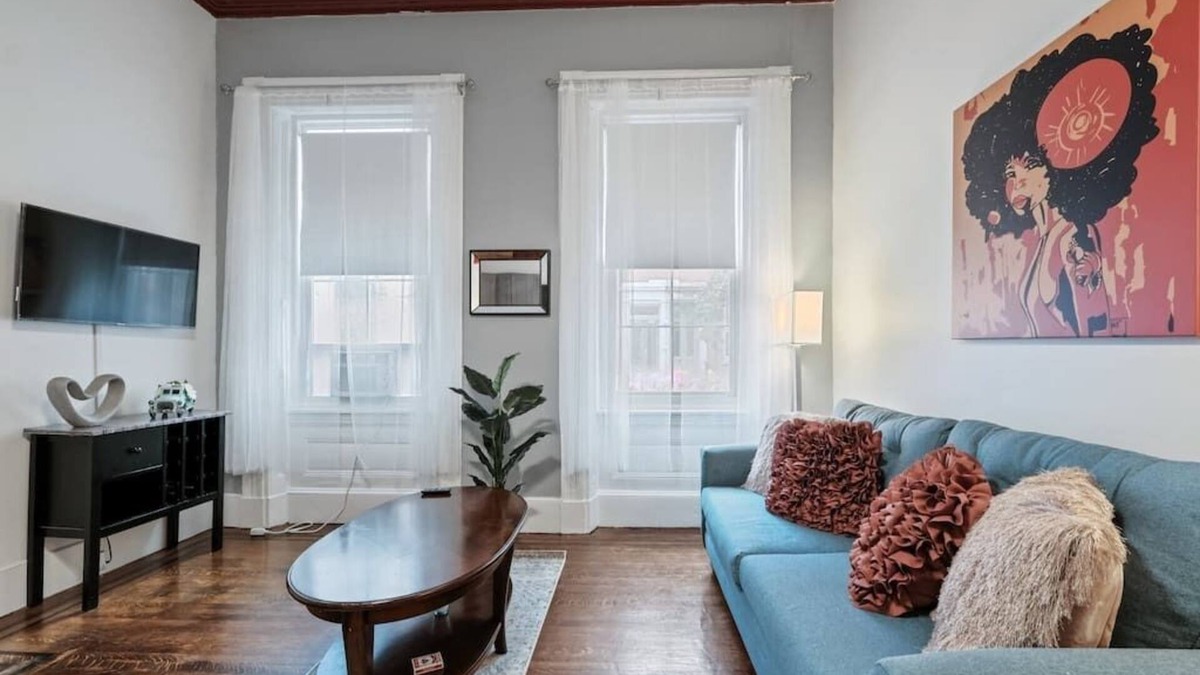 Washington Square West Apartment | Deluxe Flat Near Everything