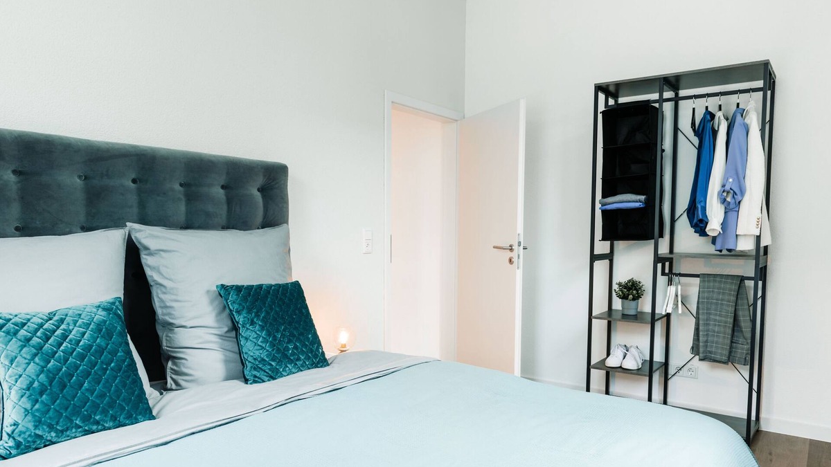 Offenbach am Main Apartment | Deluxe Flat | PS4 | Parking | Netflix | Central