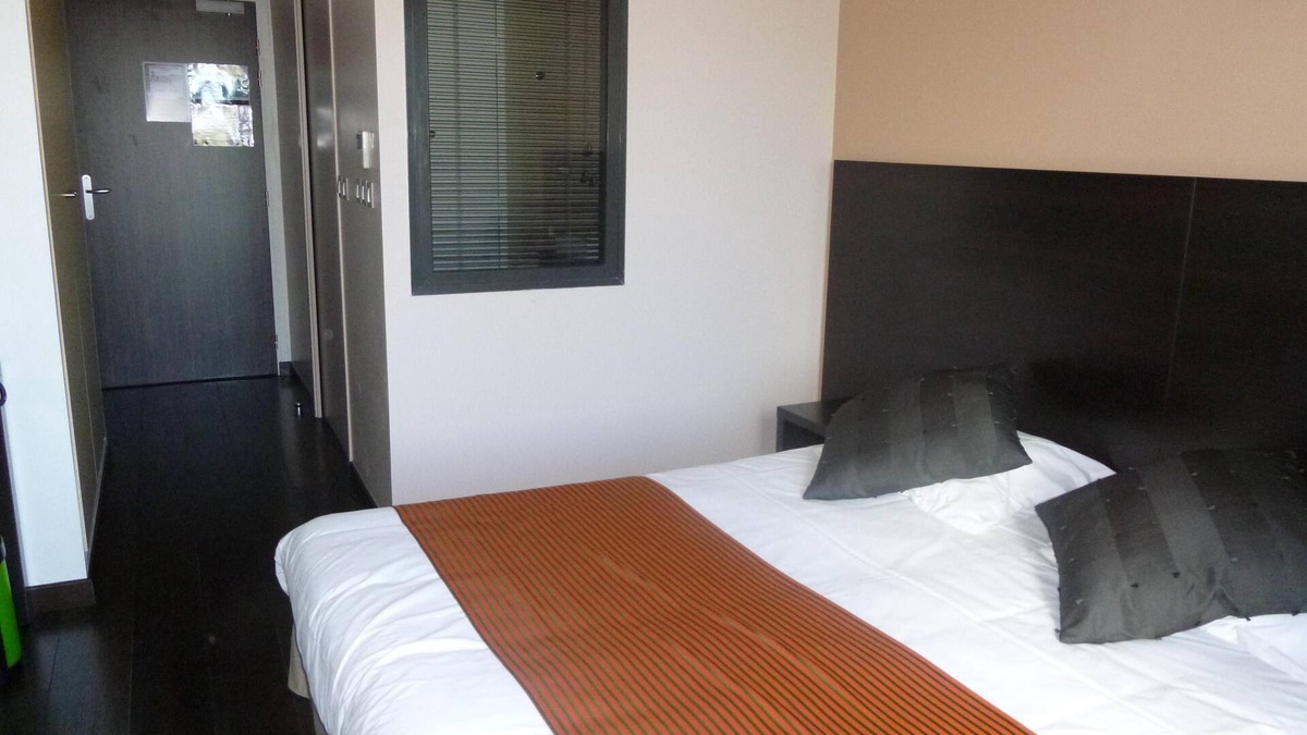 Belleville-sur-Loire Hotel | DELUXE garden side room