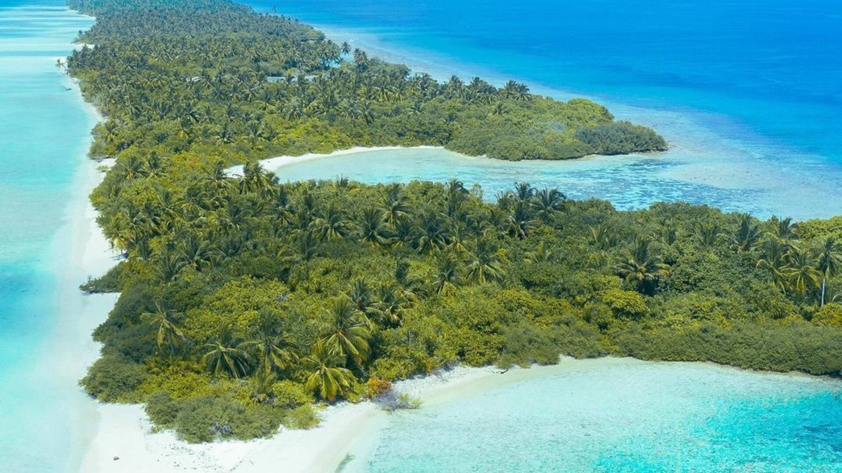 Kudahuvadhoo Hotel | Deluxe Garden Villa with Open-Air Bathroom