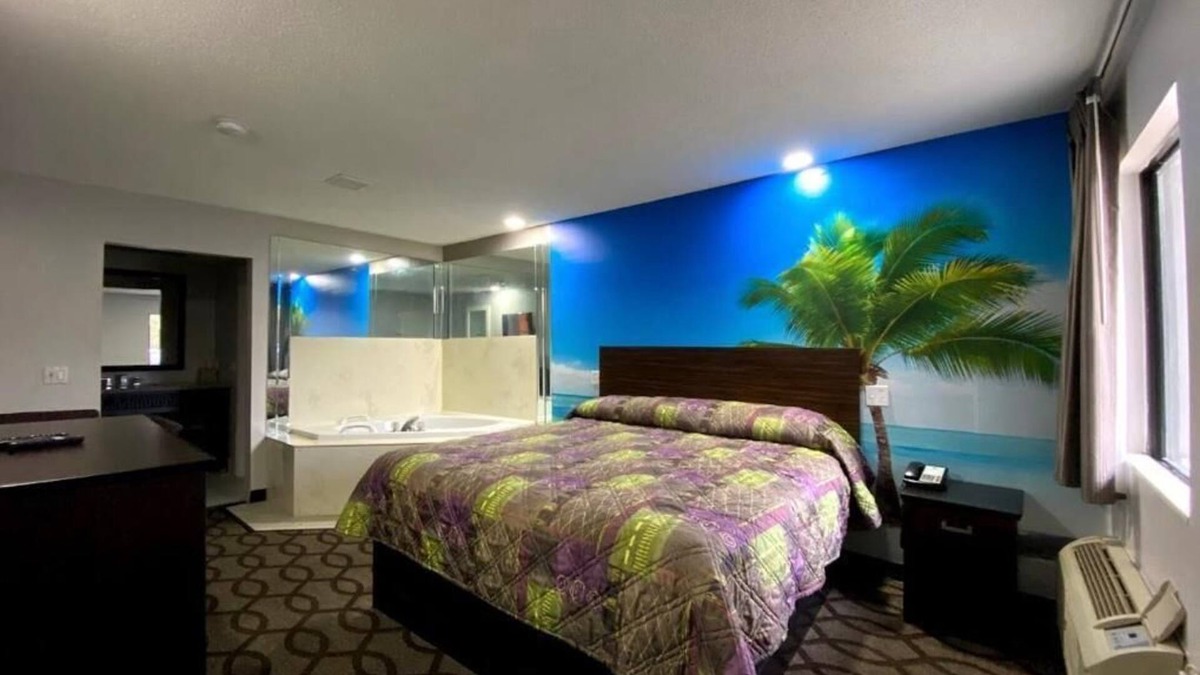 Bedford Hotel | Deluxe Inn by OYO Near Toledo Ohio
