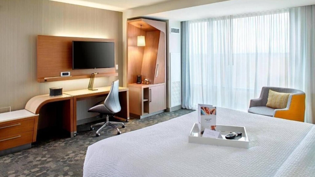 Lake Nona Medical City Apartment | Deluxe King Room Near VA Medical Center ORL