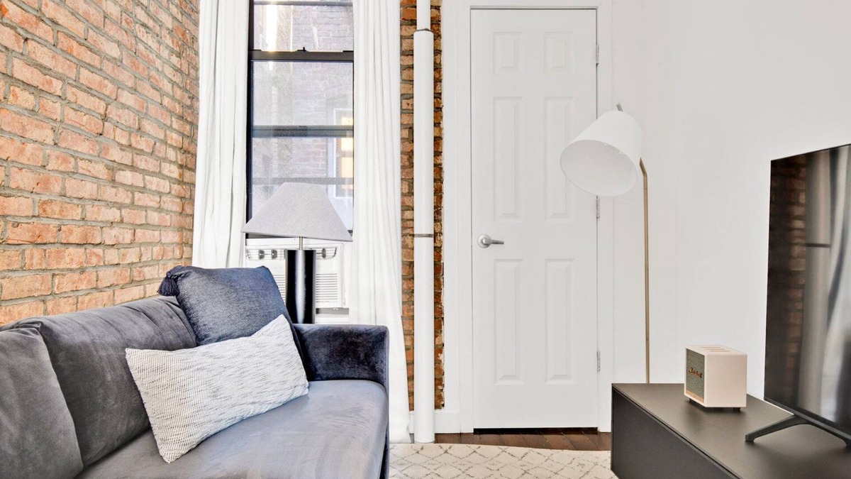 Chinatown Apartment | Deluxe LES 1BR w/W/D, steps to B/D Train & Park, by Blueground