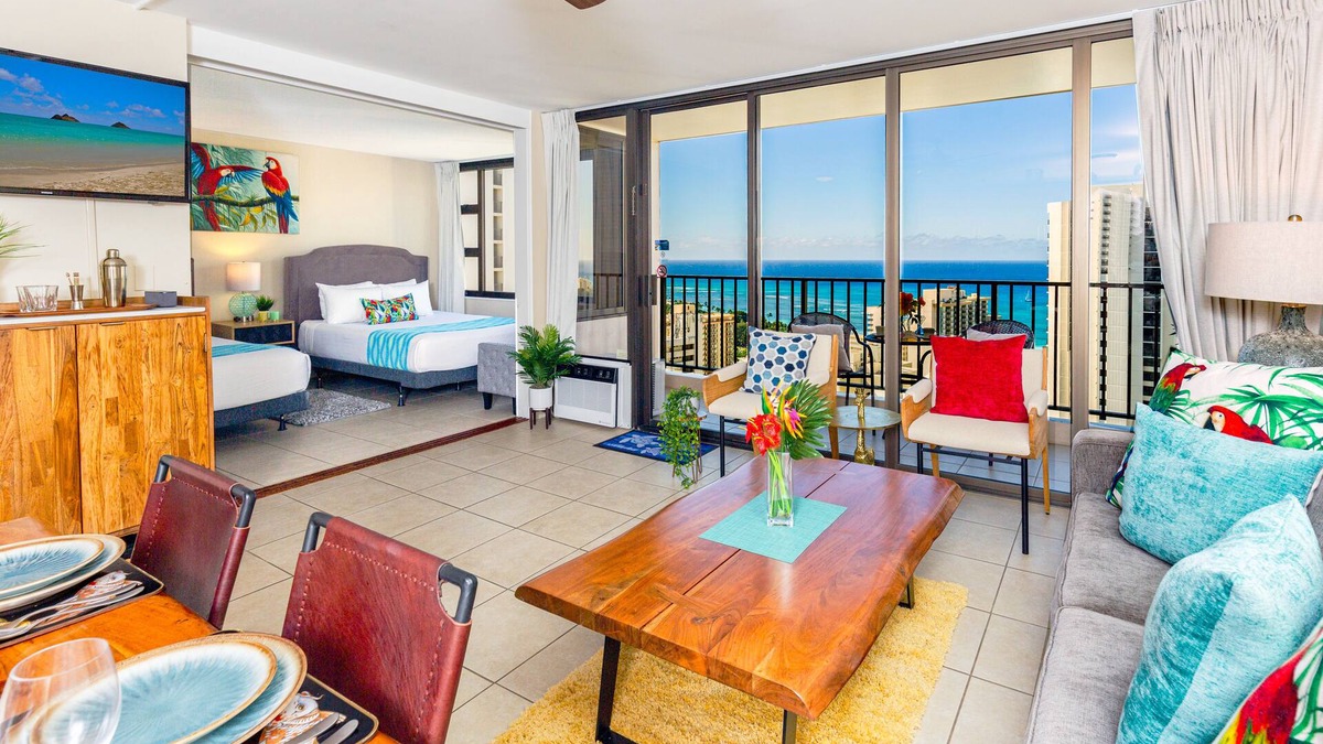 Waikiki Condo | Deluxe Living in Waikiki: Ocean View Condo + Parking