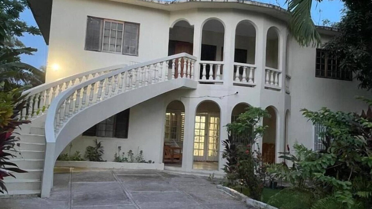Negril Apartment | Deluxe Queen Studio 3