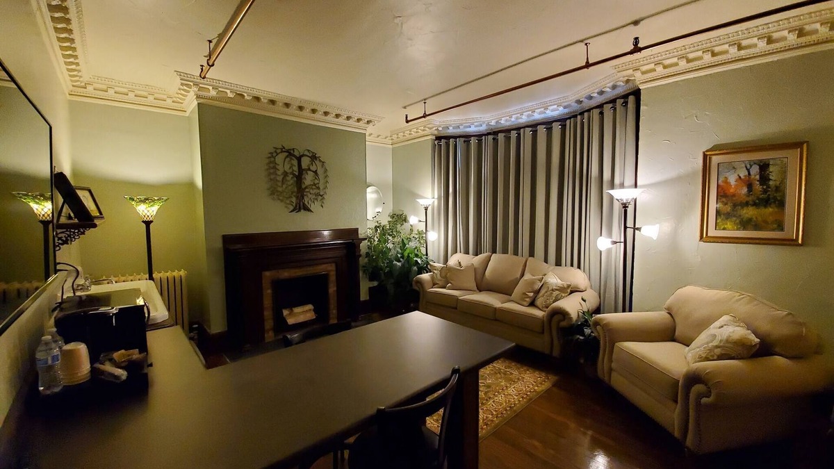 Laurium Hotel | Deluxe Queen with Private Deck