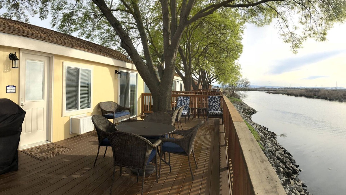 Stockton House | Deluxe "Riverside" Vacation rental in private marina on the California Delta