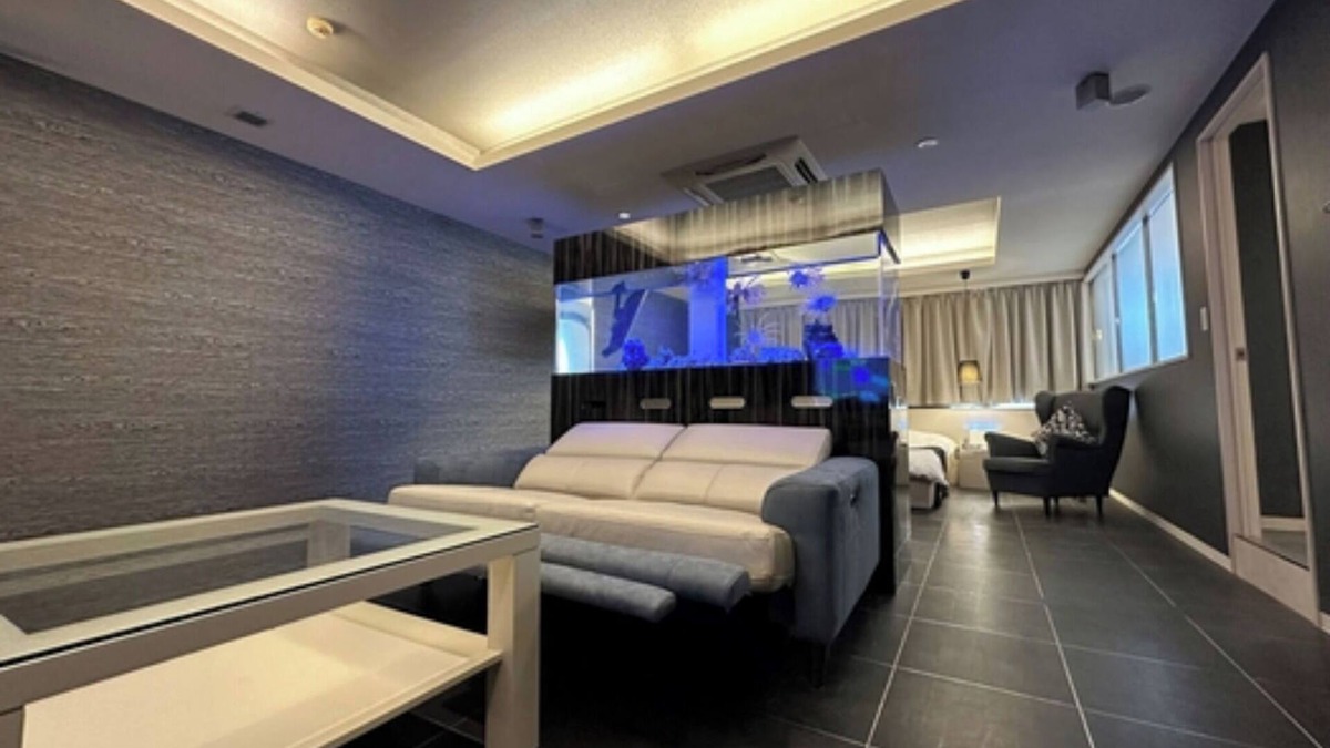 Toyonaka Hotel | Deluxe Room Free breakfast and free parking /Toyonaka Ōsaka