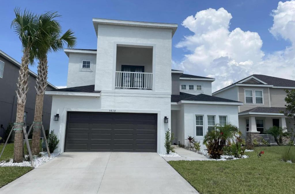 Palmetto House | Deluxe Room in Palmetto