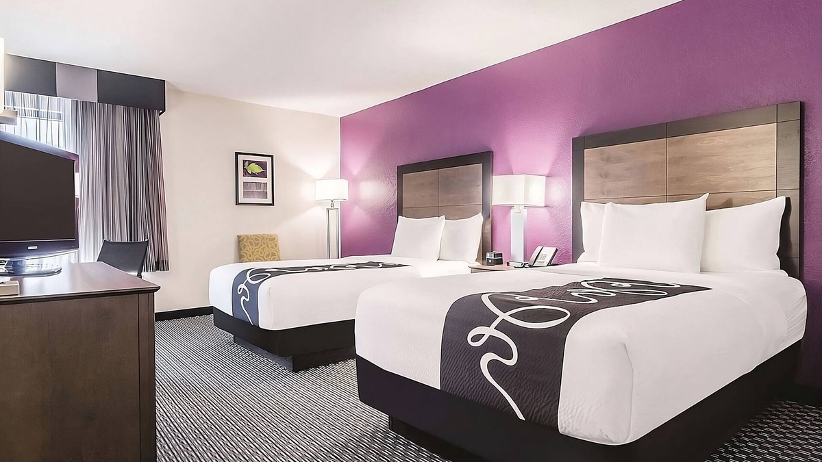 Myrtle Beach Hotel | Deluxe Room with 2 Double Beds at La Quinta Inn: Free Breakfast & Pool
