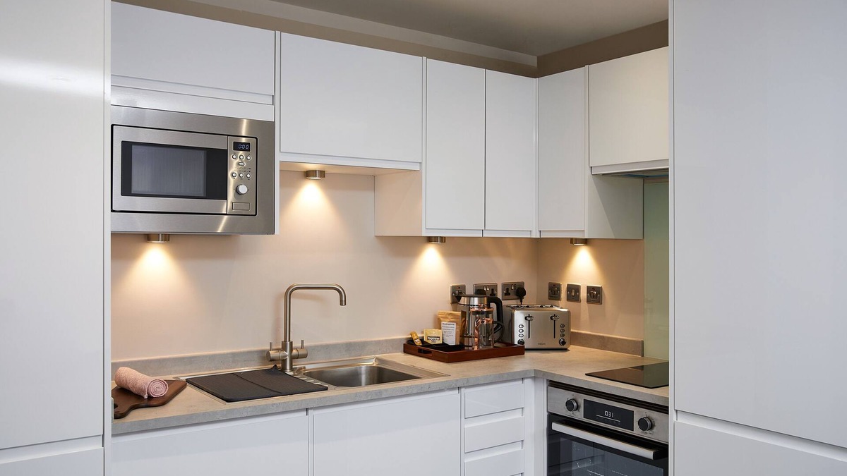Hull Old Town Apartment | Deluxe Suites @ Humber Lofts Residences