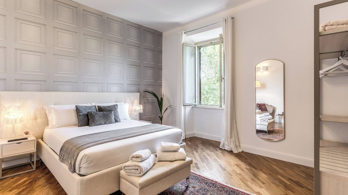 Testaccio Apartment | DELUXE Suite, stunning view of the Tiber River. Top floor with elevator