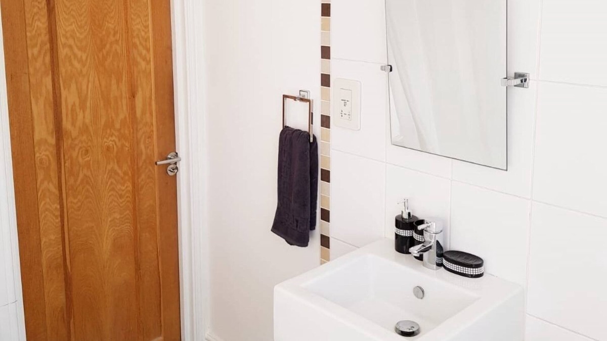 Ponders End Bed & Breakfast | DELUXE TWIN/KING ROOM