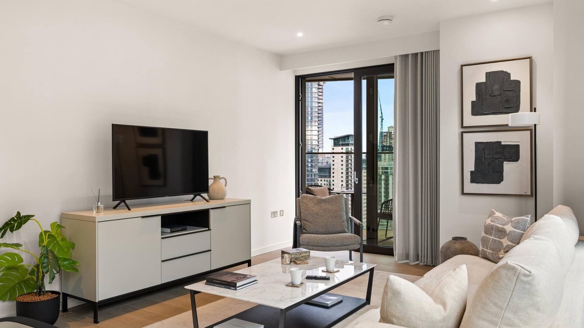 Canary Wharf Apartment | Deluxe two bedroom Canary Wharf apartment with river views