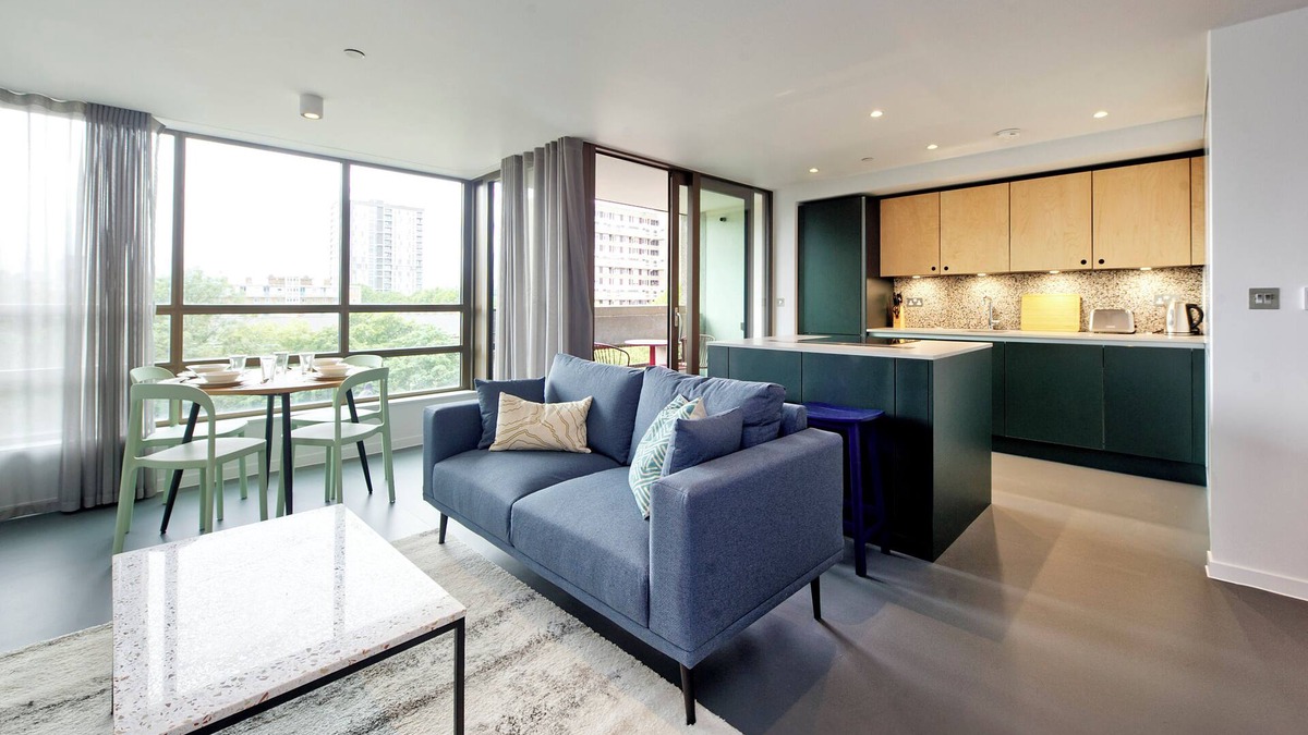 Poplar Apartment | Deluxe two-bedroom flat in bustling East London