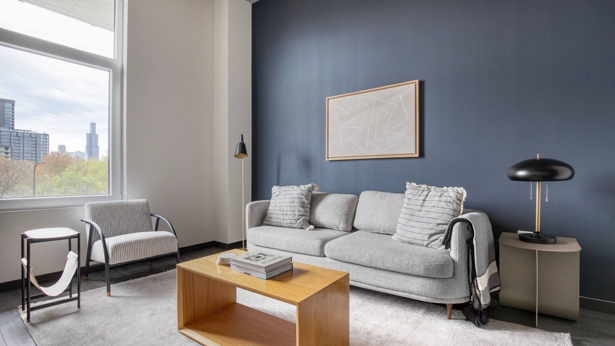 Near West Side Apartment | Deluxe West Loop 1BR w/Rooftop, Gym & Grills, nr Park, by Blueground