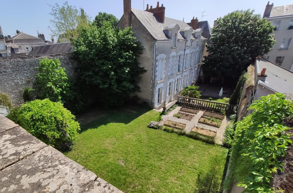 Blois Bed & Breakfast | DEMEURE DES CORDELIERS avec parking privé
