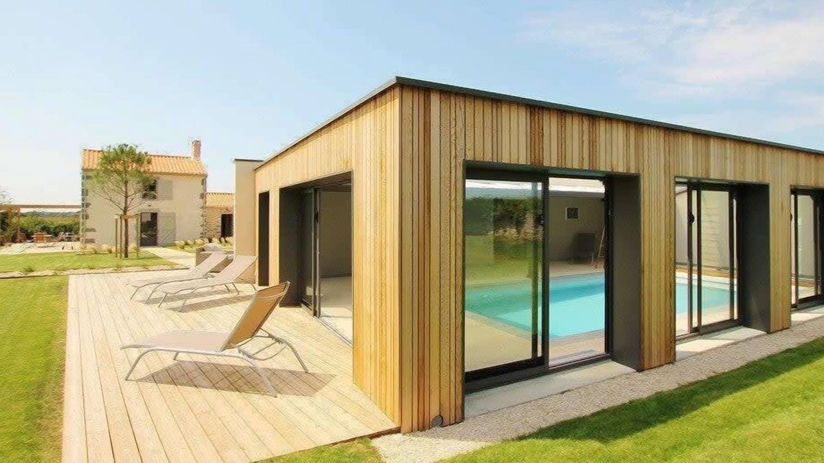 Avrille Villa | Demeure du Pont Rolland, heated inside pool, sauna and great location