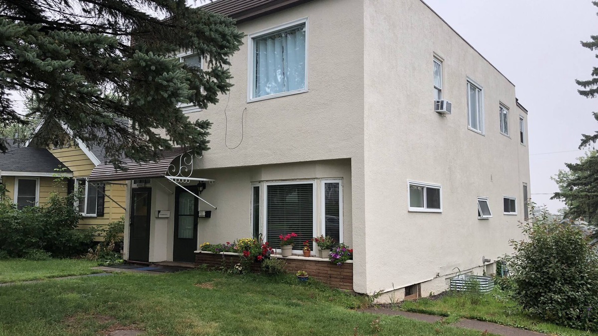 Duluth Apartment | Denfeld 3 bedroom 9 month lease Aug-May
