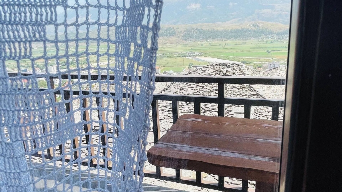 Gjirokaster House | Denis Guest House
