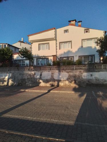 Gerze House | Denize Sıfır Bahçeli Yalı