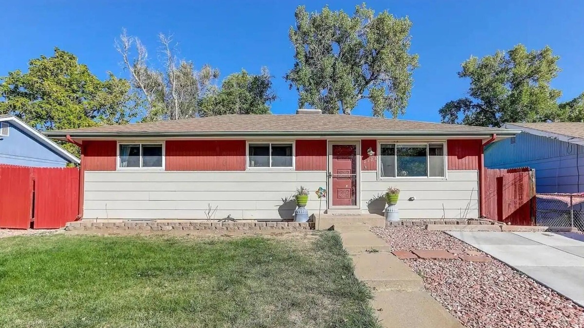 College View Apartment | Denver Basement Apartment