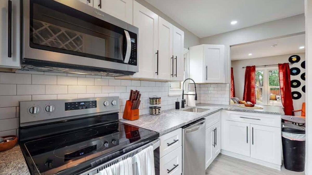 Speer House | Denver Groovy 2 Bedroom Home