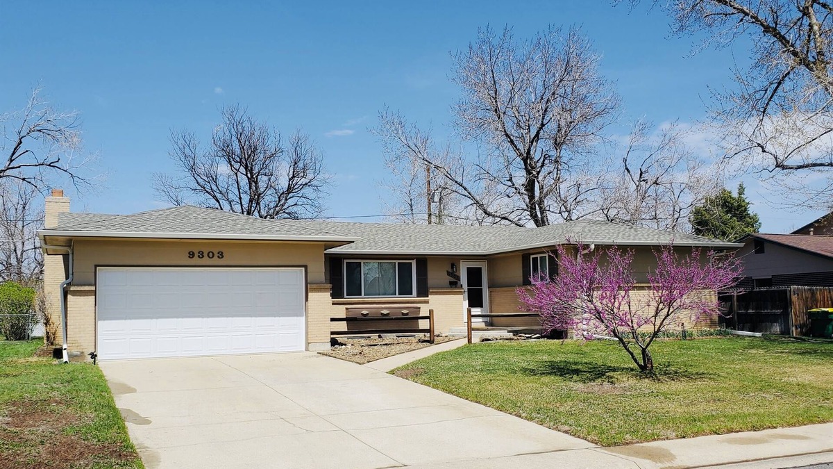 Lakewood House | Denver Haven|Yard Games|Close to City and Mountains|