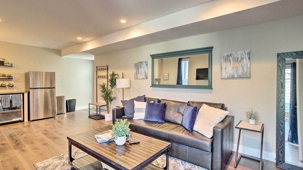Sunnyside Apartment | Denver Studio w/ Hot Tub ~ 2 Mi to Downtown!