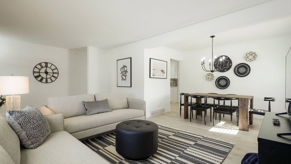 Northwest Arvada House | DenverStays: 5BR Stylish and Modern Home w/Garage, great for pets and families!
