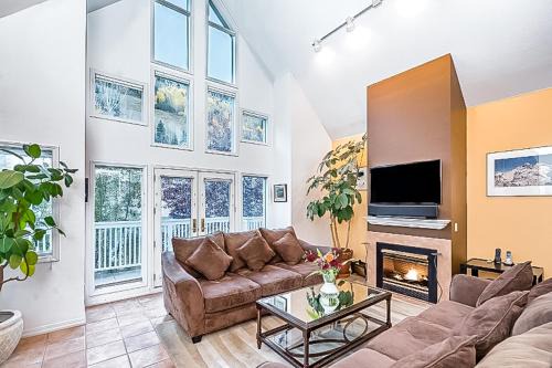 Telluride House | Depot Ave - 445