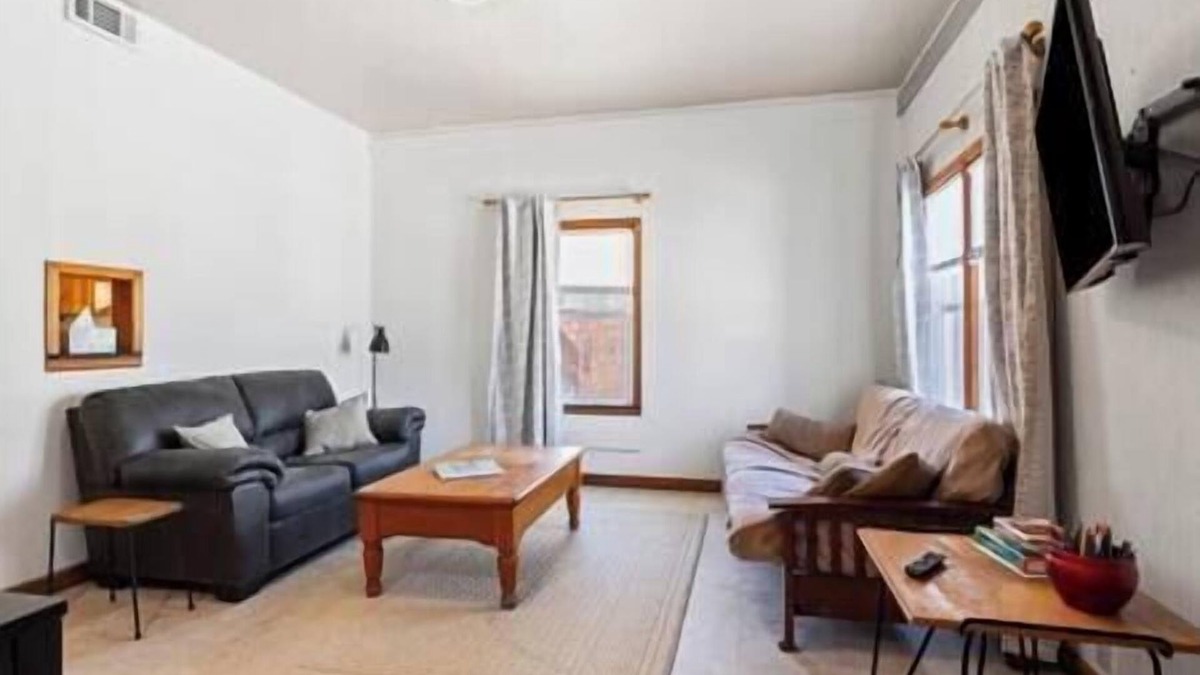 Elkader Apartment | Depot Suite
