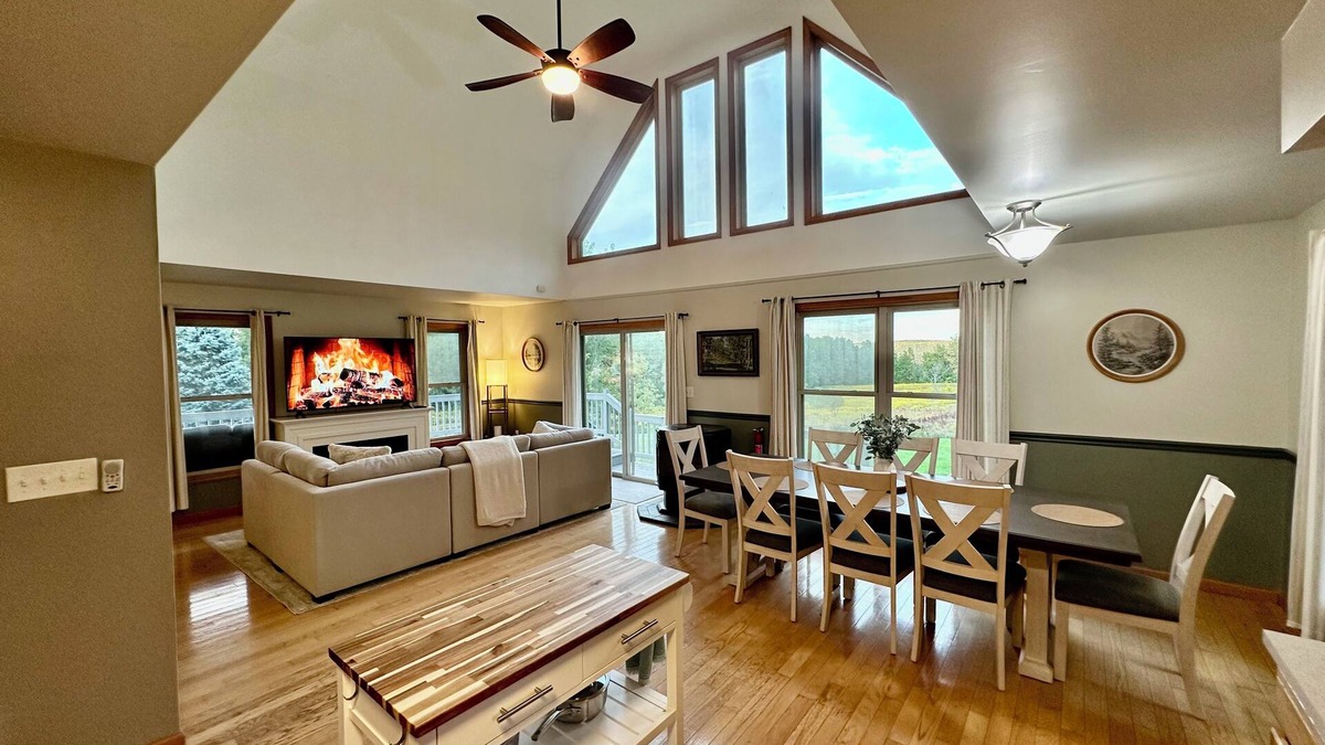 Newfield House | Der Bauernhof: Spacious & Charming Home on Historic Farm in Nature Setting