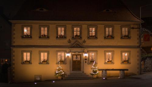Grosslangheim Hotel | Der Patrizierhof - Weingut Gasthof Hotel - Familie Grebner