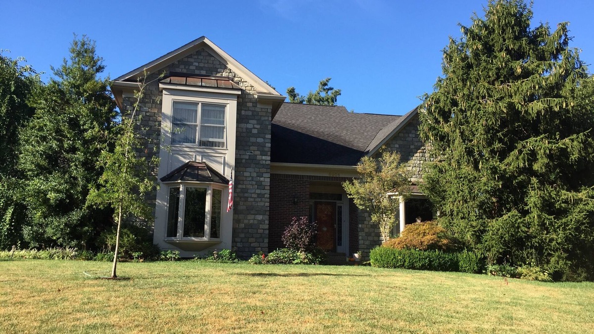 Buechel House | Derby Destination (20 Minutes to Churchill Downs): Lovely House and Garden