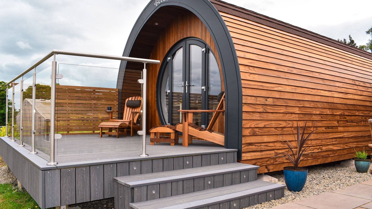Consett Cottage | Derecroft Glamping Luxury Lodgepods with Jacuzzi Hot Tub