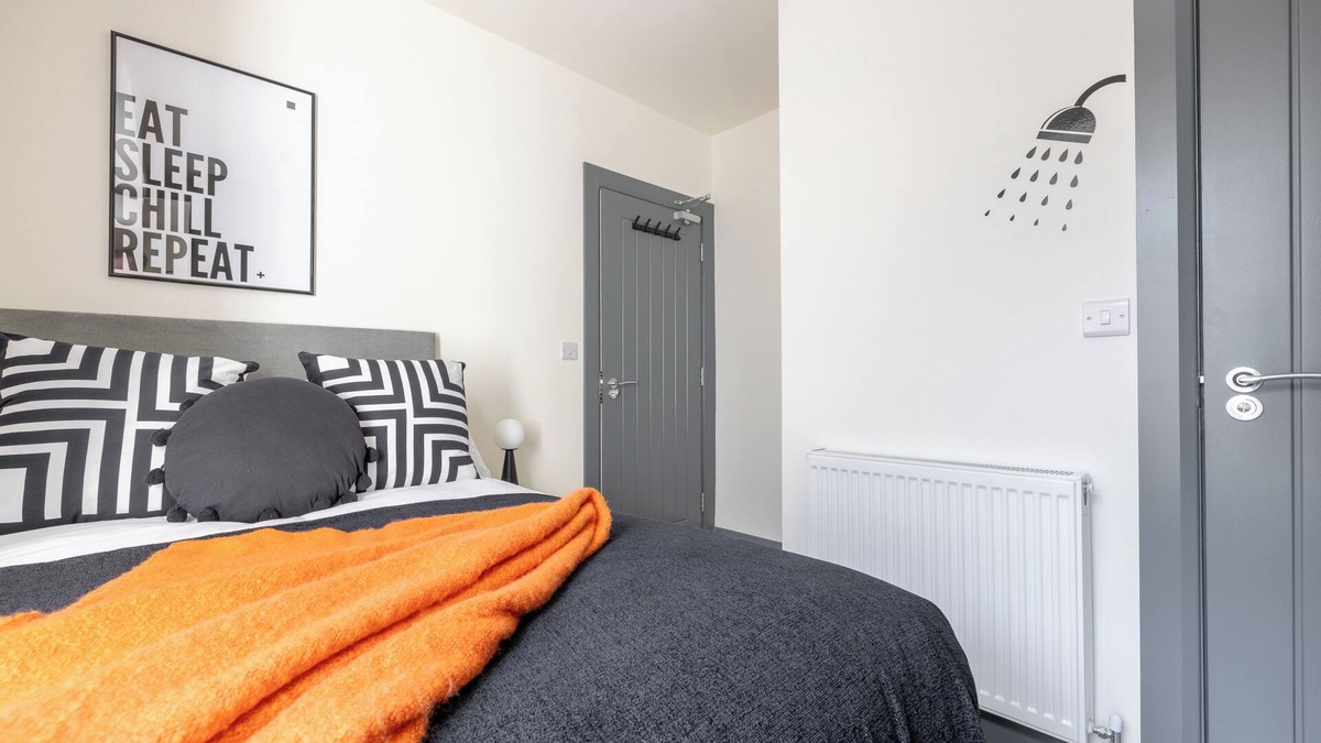Londonderry Apartment | Derry City, Northern Ireland - City Rooms (Room 4)