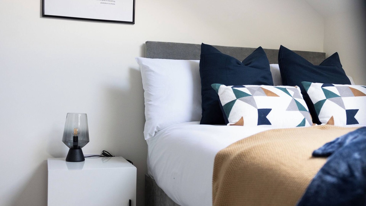 Londonderry Apartment | Derry City, Northern Ireland - City Rooms (Room 5)