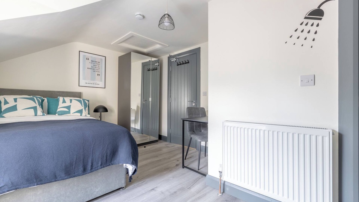 Londonderry House | Derry City, Northern Ireland - City Rooms (Room 6)