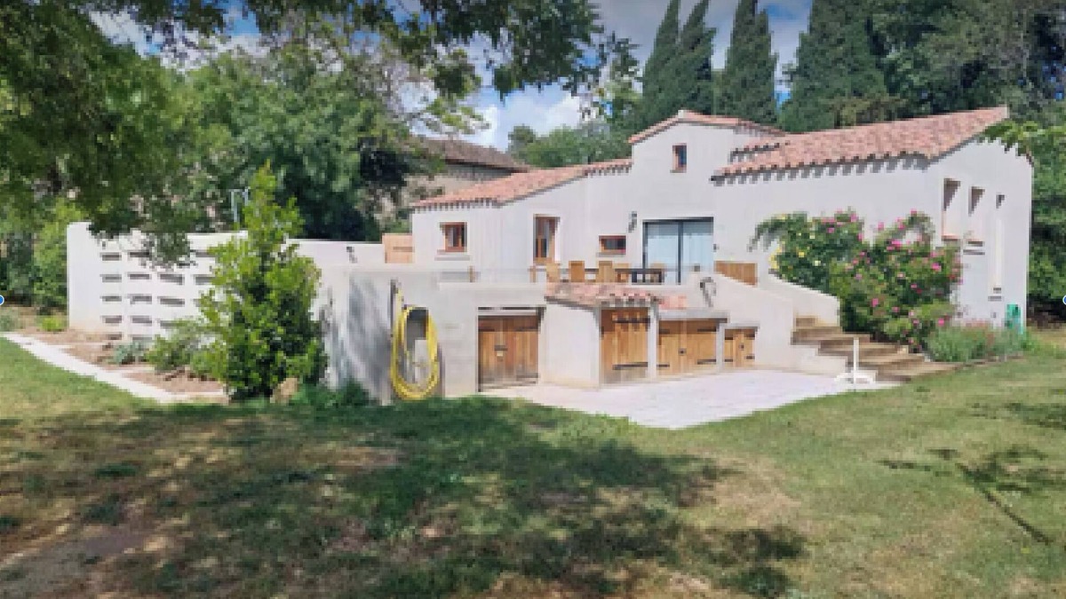 Azille House | Des vacances au milieu d'un écrin de verdure : Le Lodge