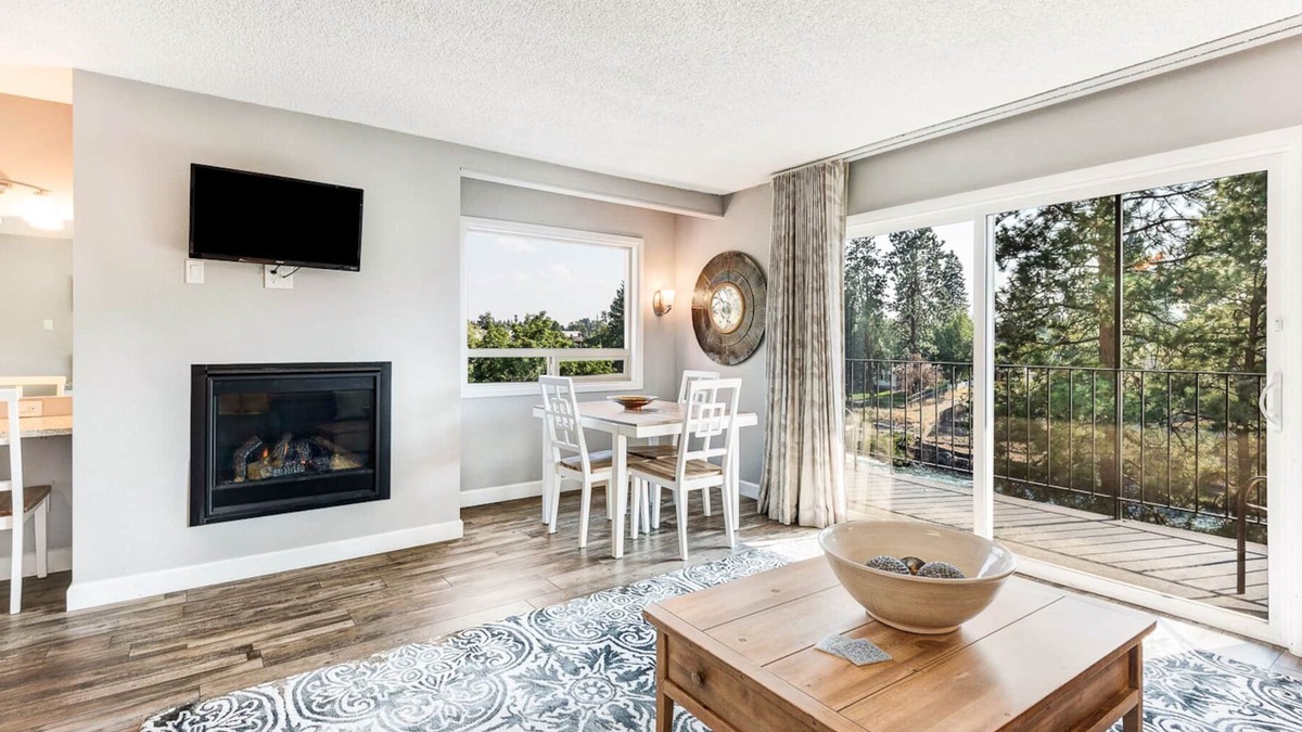 Orchard District Condo | "Deschutes and Scores" Riverfront Condo w/Amazing View - Downtown Bend